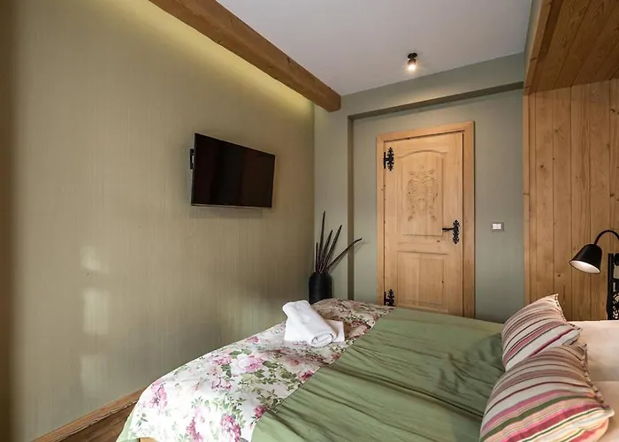 아파트 럭스 아파트먼티 스타라 폴라나 *