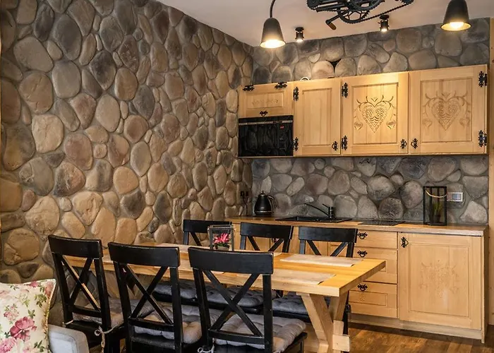 아파트 럭스 아파트먼티 스타라 폴라나 *