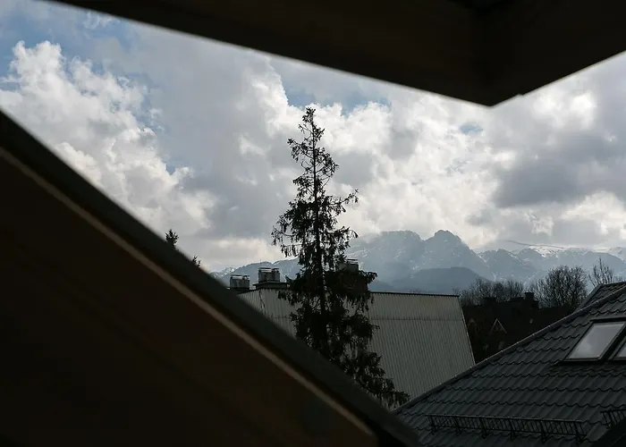 럭스 아파트먼티 스타라 폴라나 아파트 *