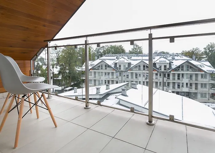 럭스 아파트먼티 스타라 폴라나 아파트